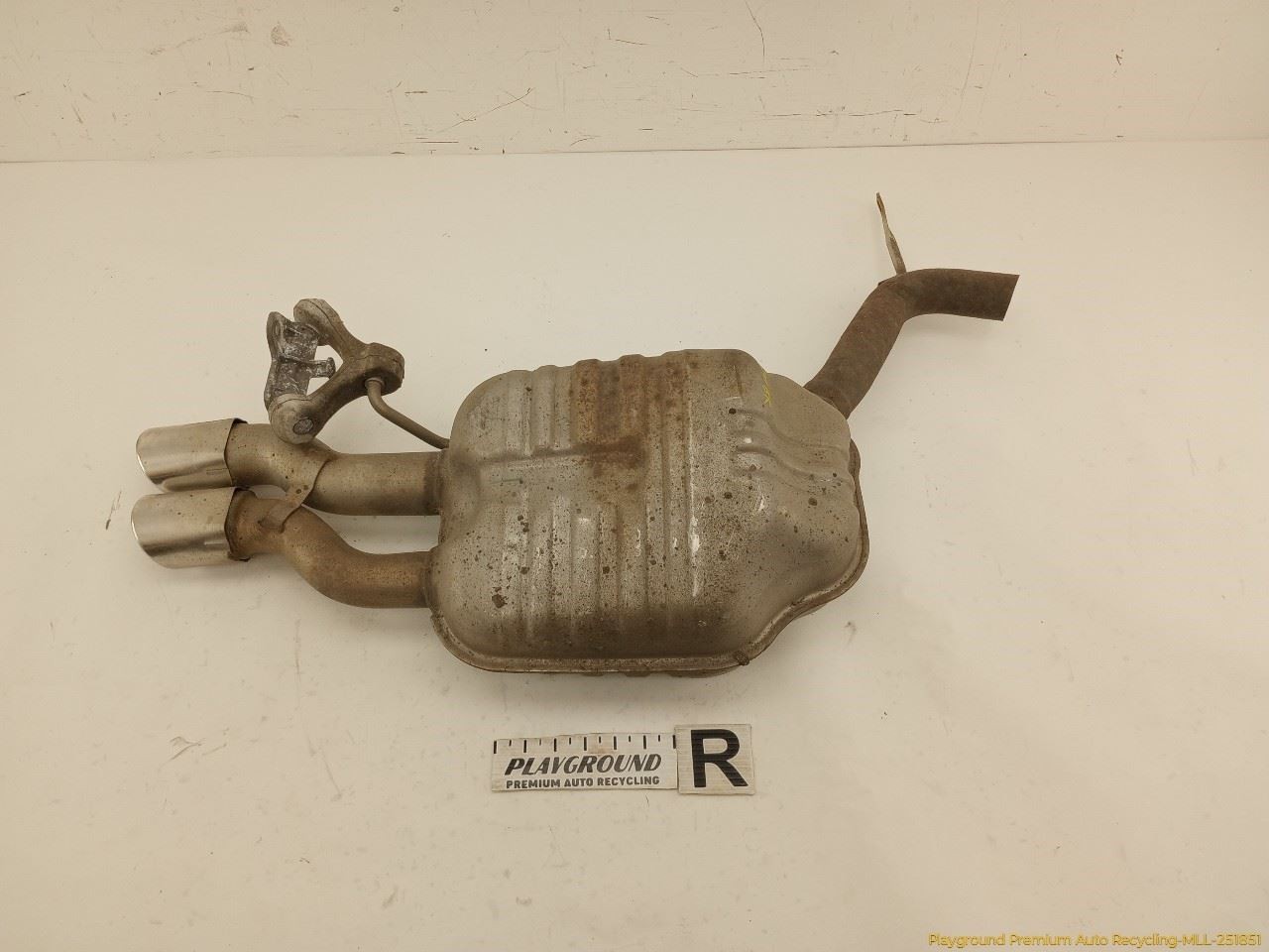 Audi S4 B7 SEDAN Passenger Right Exhaust Muffler 4.2L V8 8 Cylinder Fits 04-09
