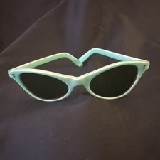 Vintage 50s 60s Mod Turquois Oval Sunglasses