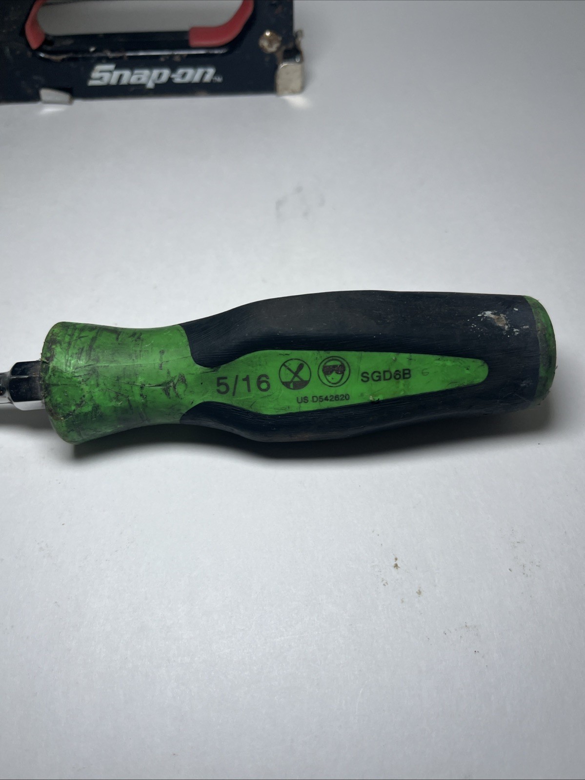 Snap On Handheld 4way Stapler No. 32366 w/ Green 5/16 Flathead Screwdriver SGD6B