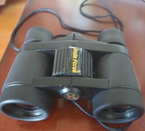 Bushnell Insta Focus 4x30 Power View Binoculars With Original Case Neck Strap