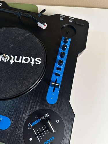 Stanton STX Limited-edition Portable Scratch Turntable - Picture 14 of 21