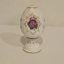 1993 Lenox The Chrysanthemum Blossom Collector Egg with Stand