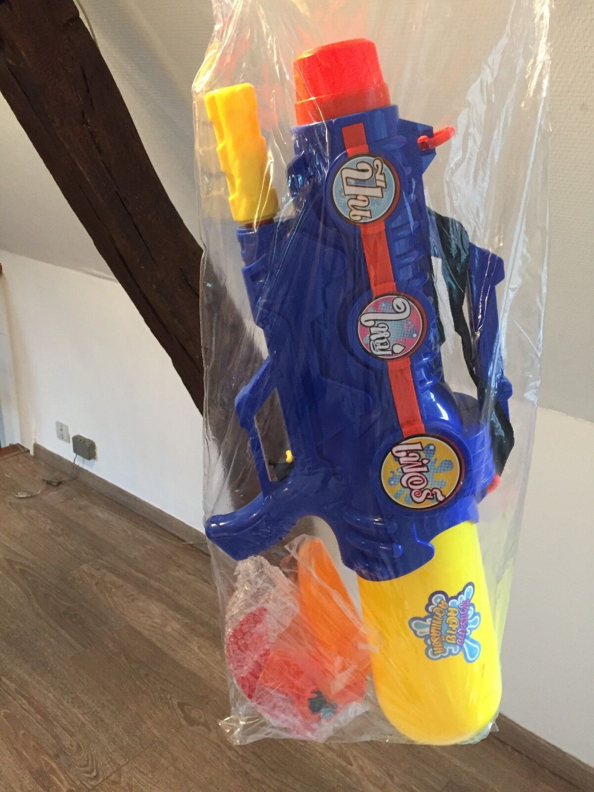 70 CM WATER PISTOL with accessories