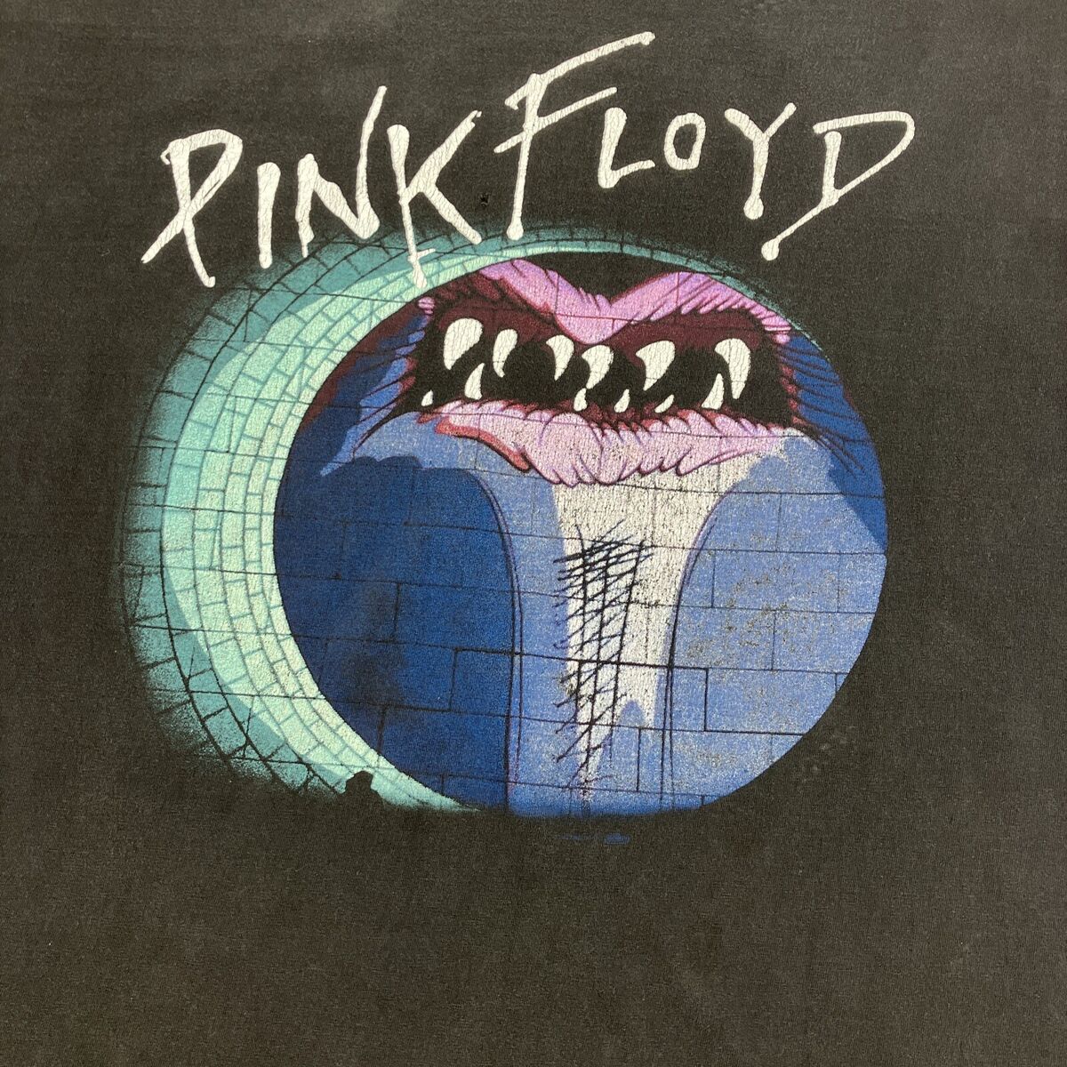 Rare Vintage 90s PINK FLOYD The Wall front/back licensed Rare Vintage 90s PINK FLOYD The Wall front/back licensed