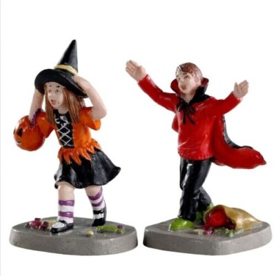 2020 Lemax Spooky Town Terrified Trick Or Treaters