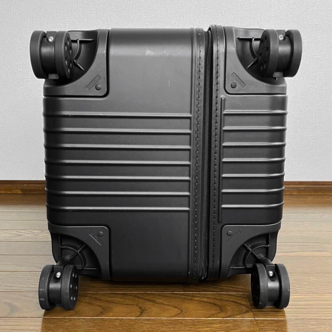 Rimowa Essntial Trunk 89L Black 4-wheels Carry Case Suitcase Rimowa Essntial Trunk 89L Black 4-wheels Carry Case Suitcase