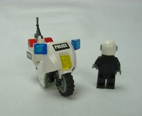LEGO ~ City Police #7235-1 "Police Motorcycle" ~ 28 pc (2005)  w/Instr & minifig
