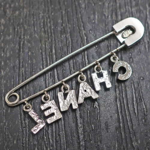 CHANEL Silver Plated CC Logos Swing Charm Rhinestone Pin Brooch #663c Rise-on - Picture 5 of 6