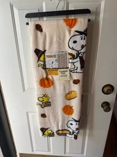 Peanuts Snoopy & Woodstock Fall Pumpkin Pilgrim Thanksgiving Pie Blanket2025 NWT