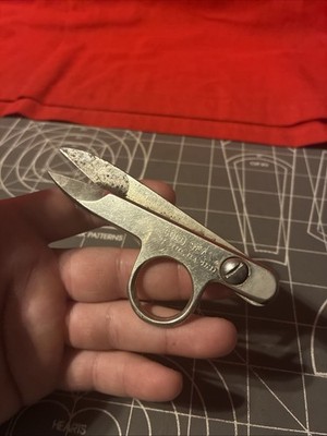 Vintage GOLD SEAL Thread Nippers Scissors - St. Petersburg Florida