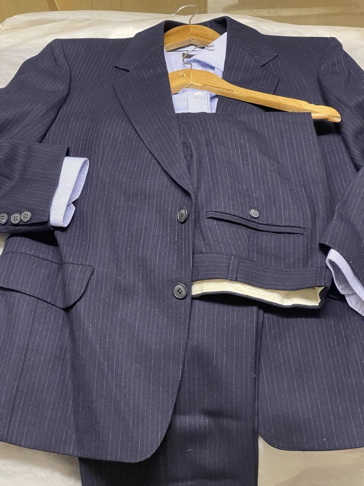 VANTAGE-MAGEE-Tailored Clothes 2-Pieces Notched Suit Men’s U.K-42R”-EUR-52”US42R - Image 2 of 4