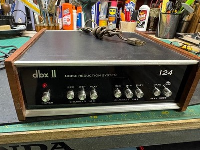 DBX II 124 Noise Reduction Vintage. Powers on. Working Condition
