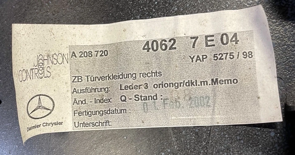 Panel de tarjeta puerta delantera derecha Mercedes W208 CLK430 CLK320 luz dos tonos OEM 98-03 Foto 4 de 4