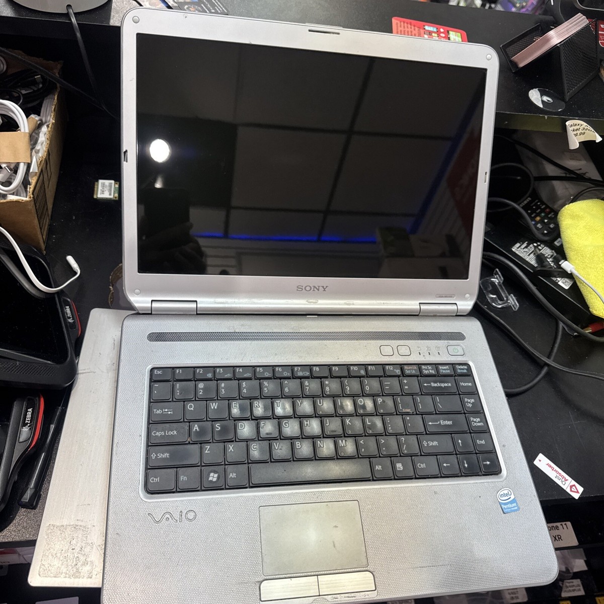 Sony Vaio PCG-7Z2L 2GB Laptop No Hard Drive No Power Cord /Laptop