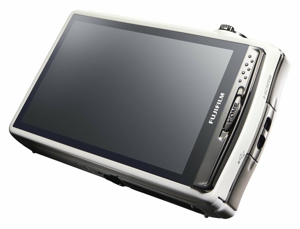 FinePix Z900EXR シルバー 画面にタッチするだけでどんなシーンもキレイに撮影！49パターン