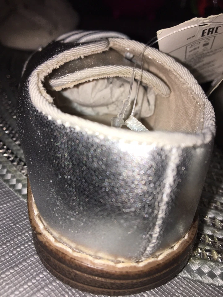 GAP 婴儿/学步女孩全新带标签 5 码银色金属系带牛津鞋/鞋 — 第 4/4 张图片