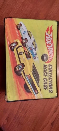 Hot Wheels REDLINE 1969 Collectors Race Case Holds 24 Cars! Mustang/Camaro NMINT