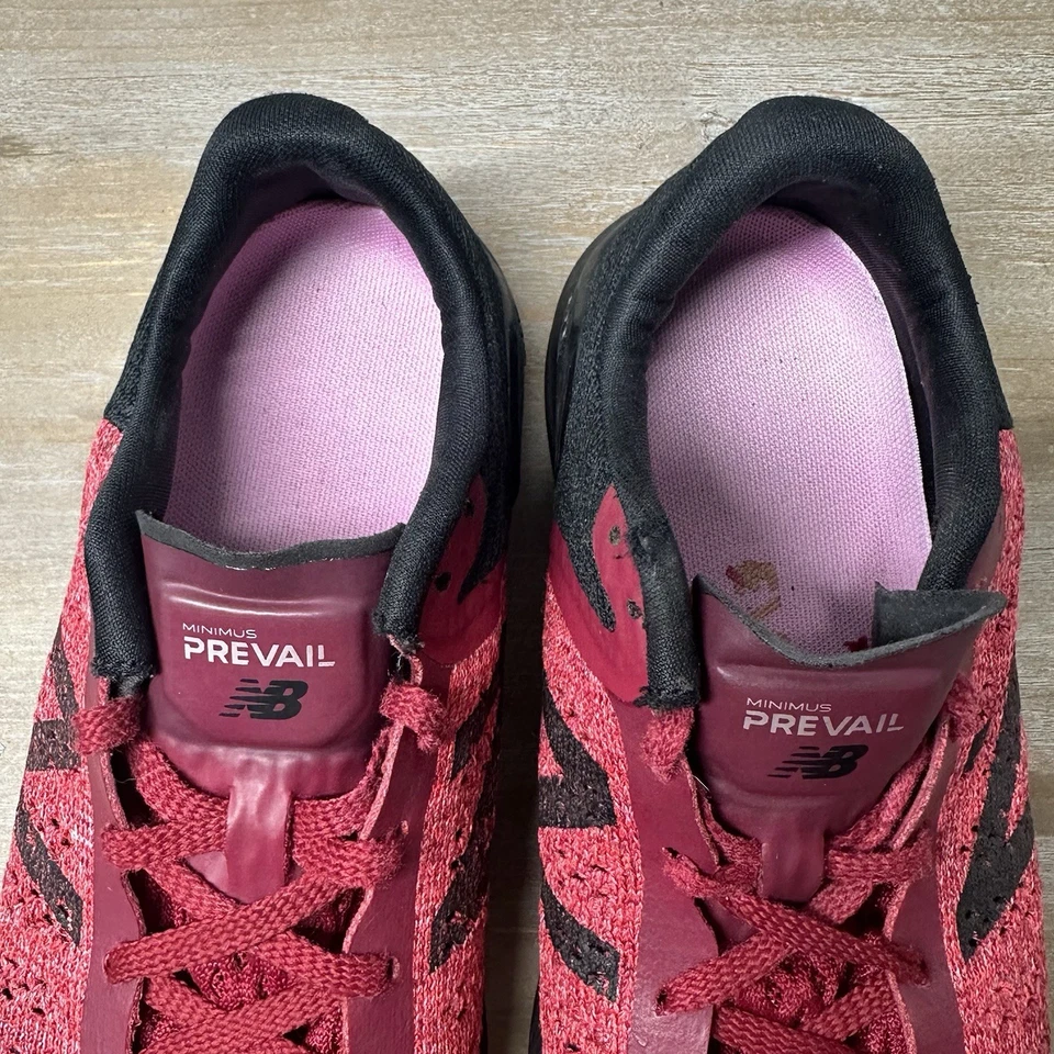 Tênis New Balance Minimus Prevail Feminino Tamanho 8.5 Vermelho Preto Malha de Corrida - Imagem 4 de 4