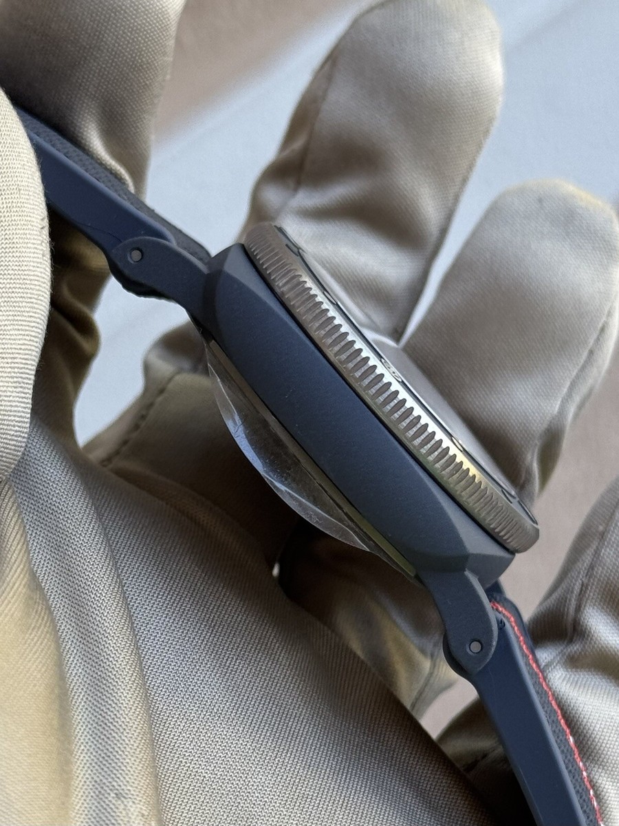 Panerai 1543 Automatic Submersible Luna Rossa Ti-Ceramitech