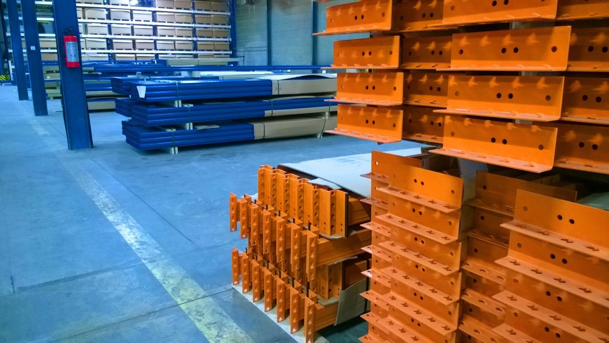 17 lfm Palettenregal, 4 m hoch, Schwerlastregal, 7 Steher, 36 Traversen