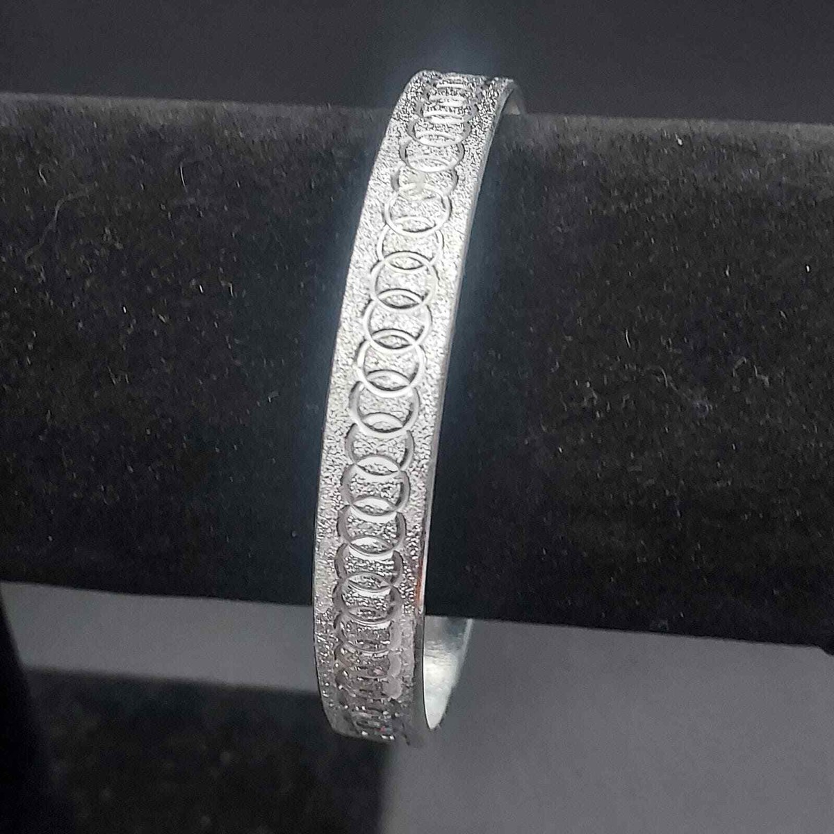 ▫️訳あり価格▫️美品Volume curve bangle ▫️訳あり価格▫️美品Volume curve bangle - メルカリ