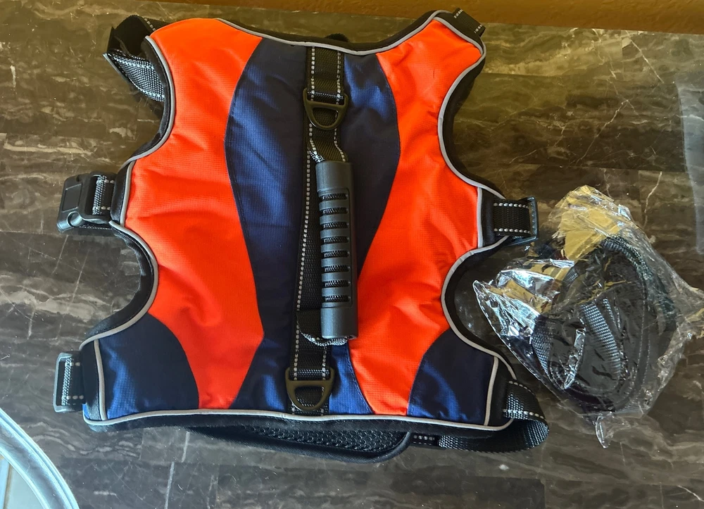 Dog Harness No Pull Adjustable .Size:M.New
