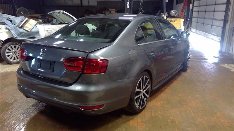 Volkswagen Jetta GLI 2012 12 bote de carbón de vapor combustible 83795 Foto 3 de 4