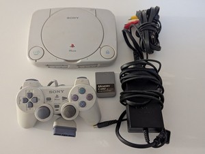 Console Sony PlayStation 1 (PS1) Complète – Blanc, PAL, Très Bon état, Avec Manettes Et Câbles ?