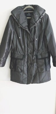 Jacke gebraucht, sehr schön, leider ist mir zu groß.