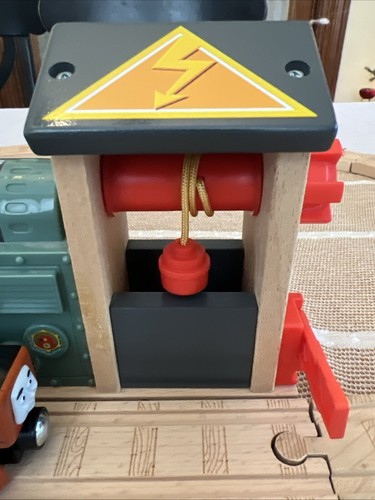 Thomas & seine Freunde Holzeisenbahn AKKU LADESTATION mit exklusivem STAFFORD SELTEN - Bild 4 von 15