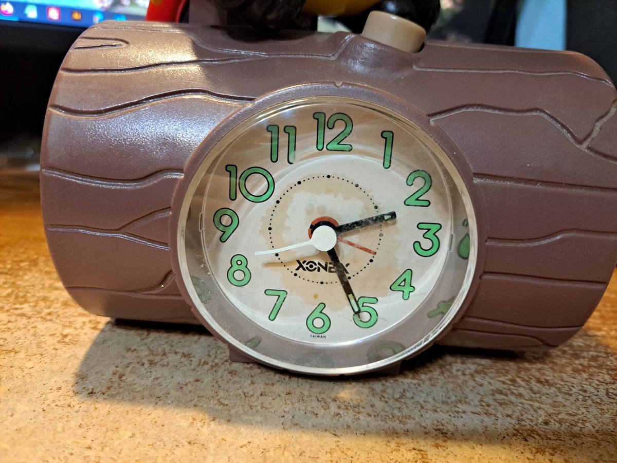 Vintage XONEX Squawking Parrot Alarm Clock - Clock, Sound Vintage XONEX Squawking Parrot Alarm Clock - Clock, Sound