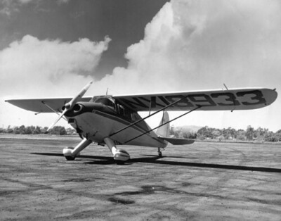 Hockaday Comet Private Airplane Desktop Kiln Dried Wood Model Small New