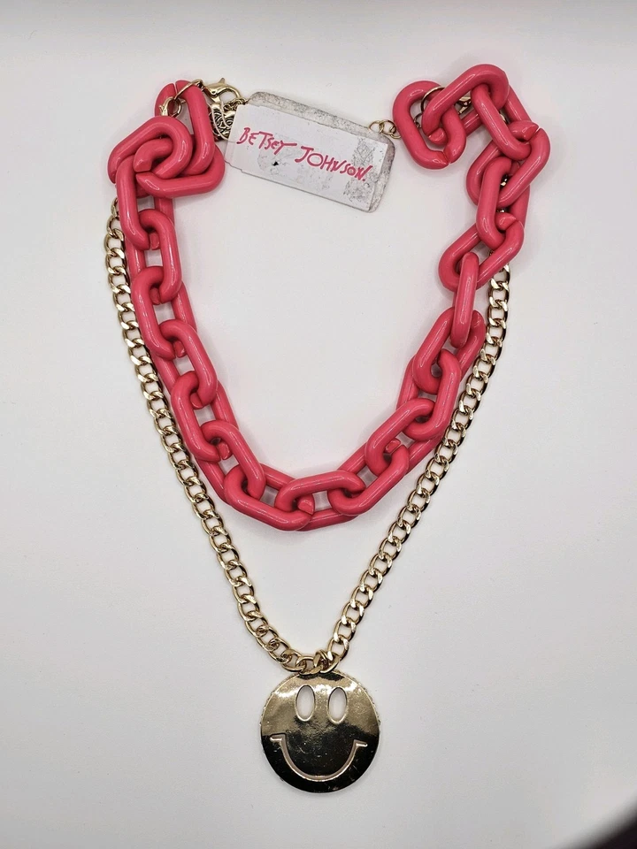 Colar declaração corrente rosa robusto pingente rosto sorridente BETSEY JOHNSON