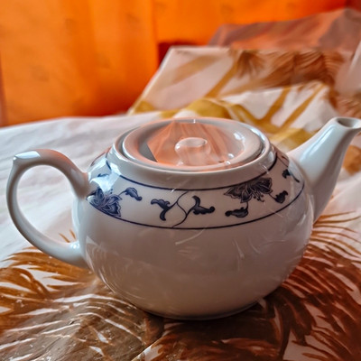 Tatung Teekanne Porzellan 500 ml weiß/blau mit Deckel rund glänzend Taiwan