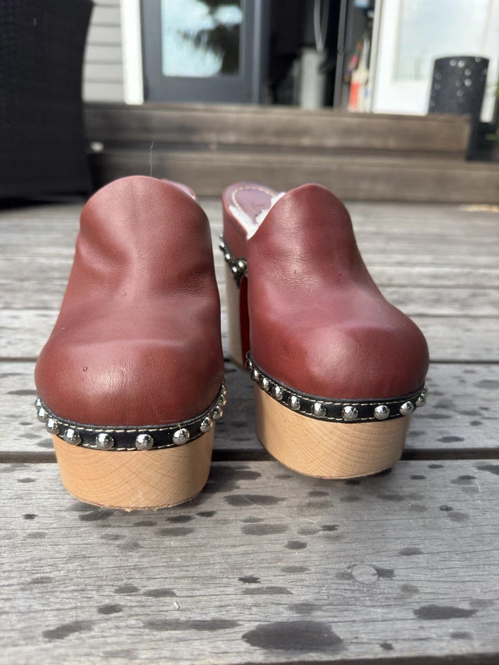 Zuecos Christian Louboutin, Mules Talla 39  Foto 2 de 4