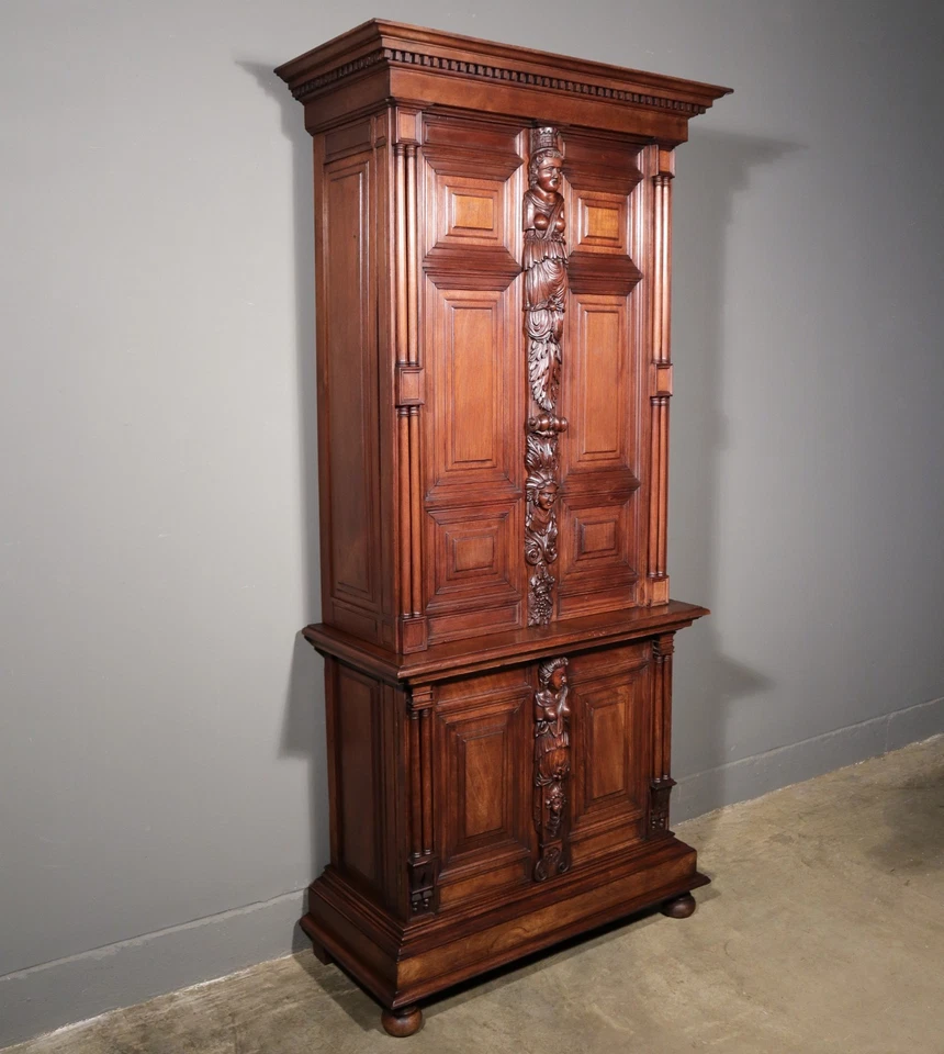 Antiguo estuche/gabinete francés para pistola neoclásico de madera maciza de nogal con tallas Foto 4 de 4