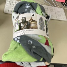 NEW- Star Wars Mandalorian Plush Hooded Robe  2-PC SET