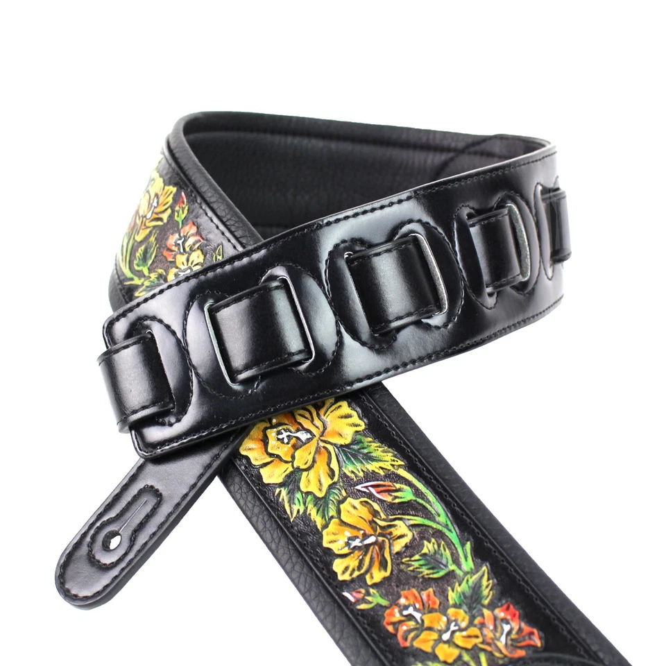 Correa negra brillante Walker & Williams KB-13 con rosas amarillas talladas en cuero granulado Foto 2 de 4