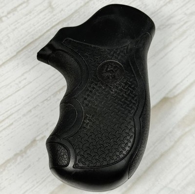 Pachmayr Diamond Pro Grips Fits Ruger SP101 Black Rubber - 02483