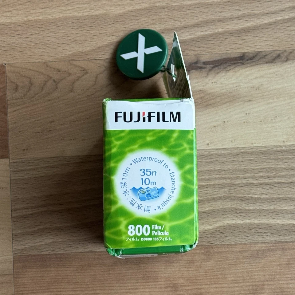 Supreme Branded Fujifilm QuickSnap WaterProof Disposable Camera-Limited Edition - Image 3 of 4