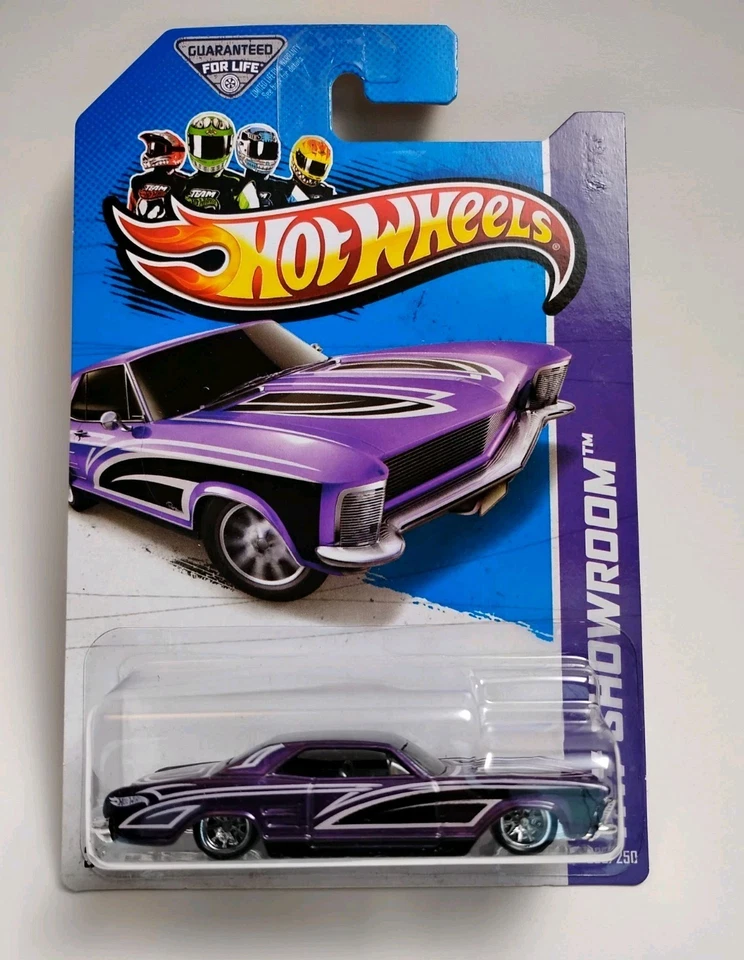 Hot Wheels 2013 Super Treasure Hunt HW Showroom '64 Buick Riviera nuevo en caja Foto 2 de 4