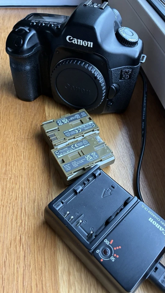 Canon EOS 5D, photo 2 of 5