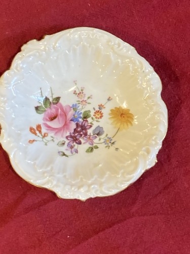 DERBY POSIES ROYAL CROWN DERBY 1940 EMBOSSED TRINKET DISH MINT! ANTIQUE - Picture 2 of 7