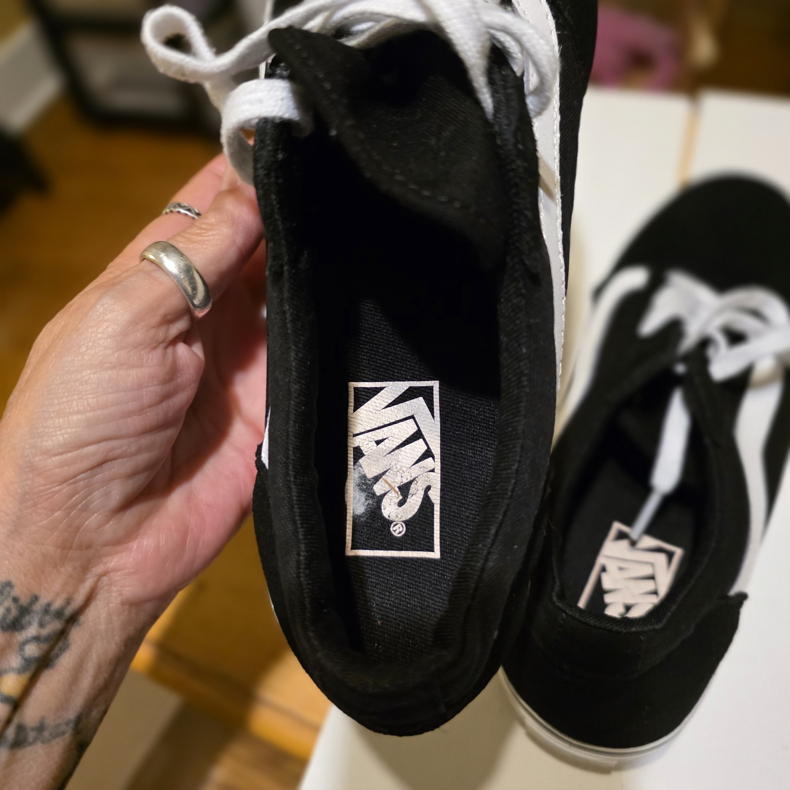Vans - image 5