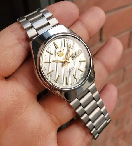 Seiko  SKXM25 1997 White Linen Sunburst Dial Retro Ultra Rare Vintage Automatic