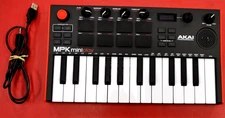 Akai Professional MPK Mini Play Portable 25-Key Keyboard-**TESTED/WORKS GREAT**