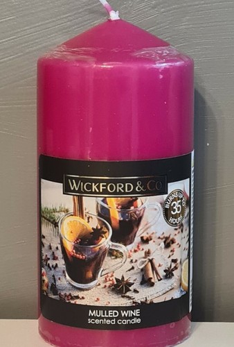 Wickford & Co Festive Pillar Candle - Choose from 4 Christmas Scents - Vegan - Picture 8 of 9