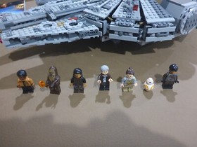 LEGO Star Wars Millennium Falcon (75105) w/ Manual & Minifigures (no box)