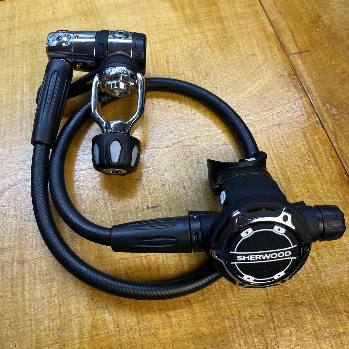 Sherwood SR2 Scuba Diving Regulator - Yoke - SRB2000 - Lightweight 