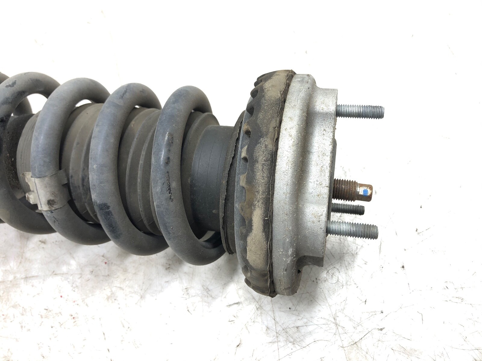 2014-2022 MASERATI GHIBLI RWD LEFT DRIVER FRONT SHOCK ABSORBER STRUT OEM.